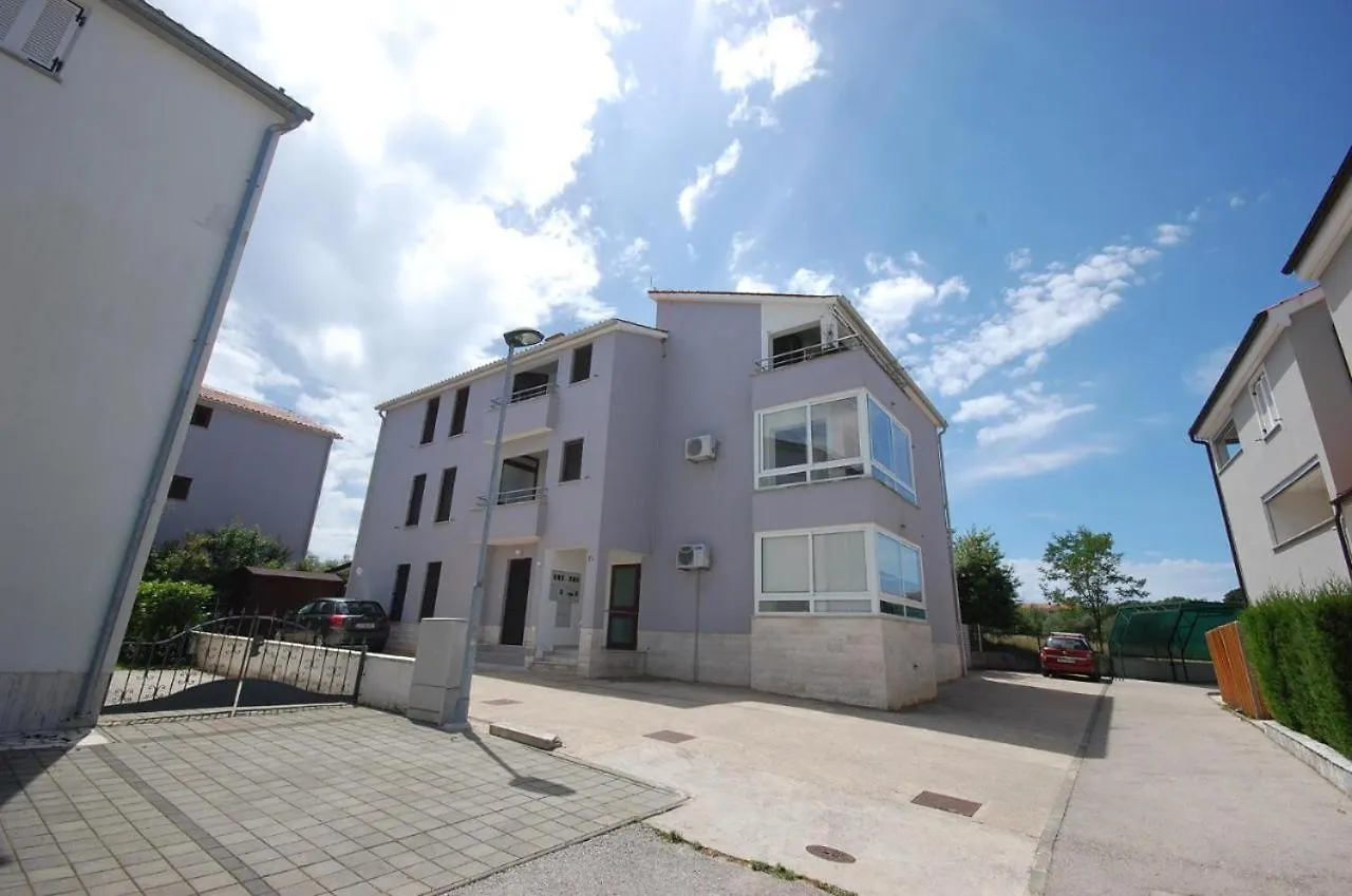 Krk Island Dream: Harbor Walk And Panoramic Views Apartment Porat