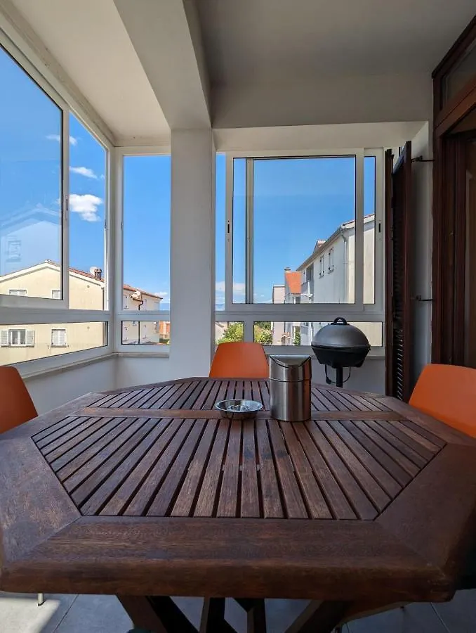 Krk Island Dream: Harbor Walk And Panoramic Views Apartment Porat